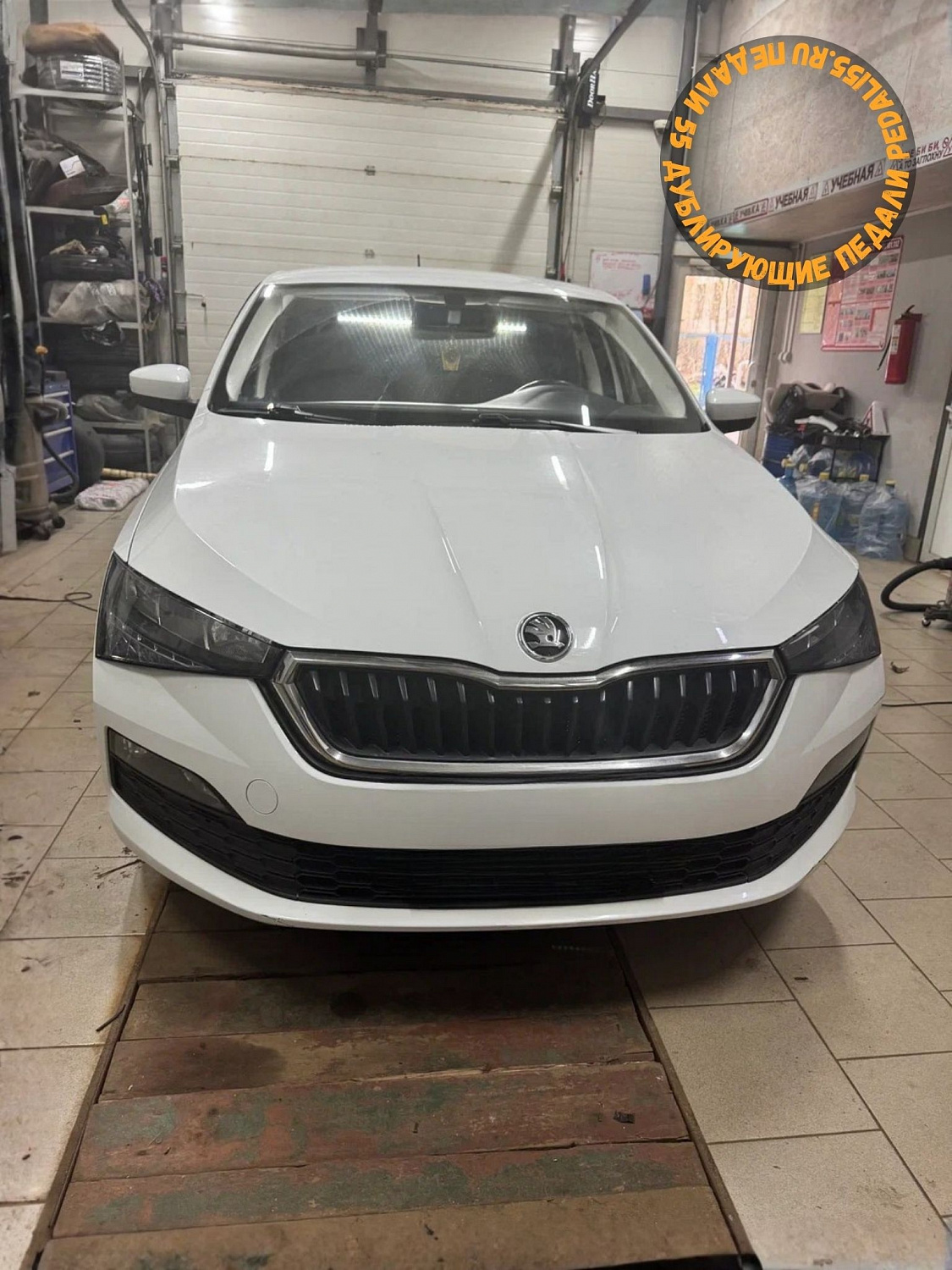 Установка тяговых дублирующих педалей в Škoda Rapid (АКПП)