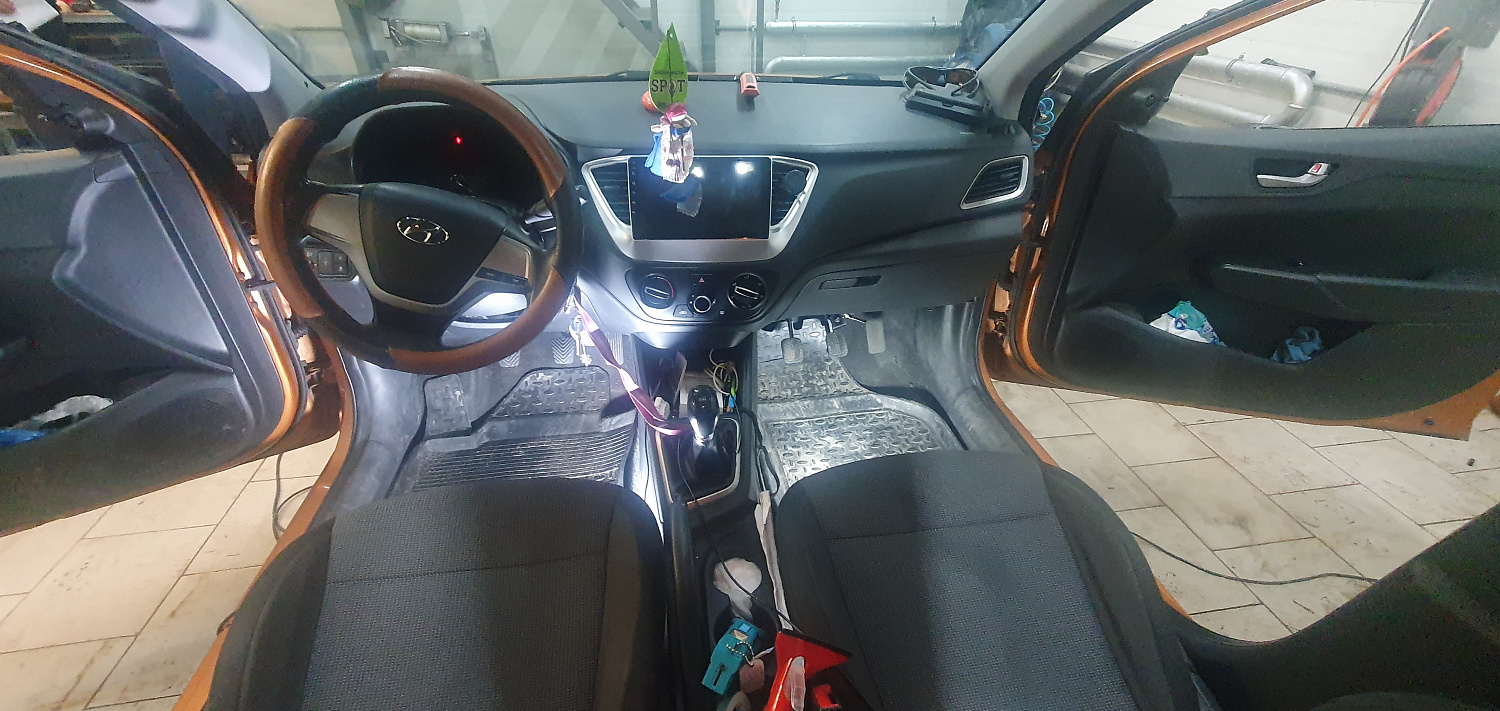 Установка дублирующих педалей на Hyundai Solaris (педаль газа, 1шт.)