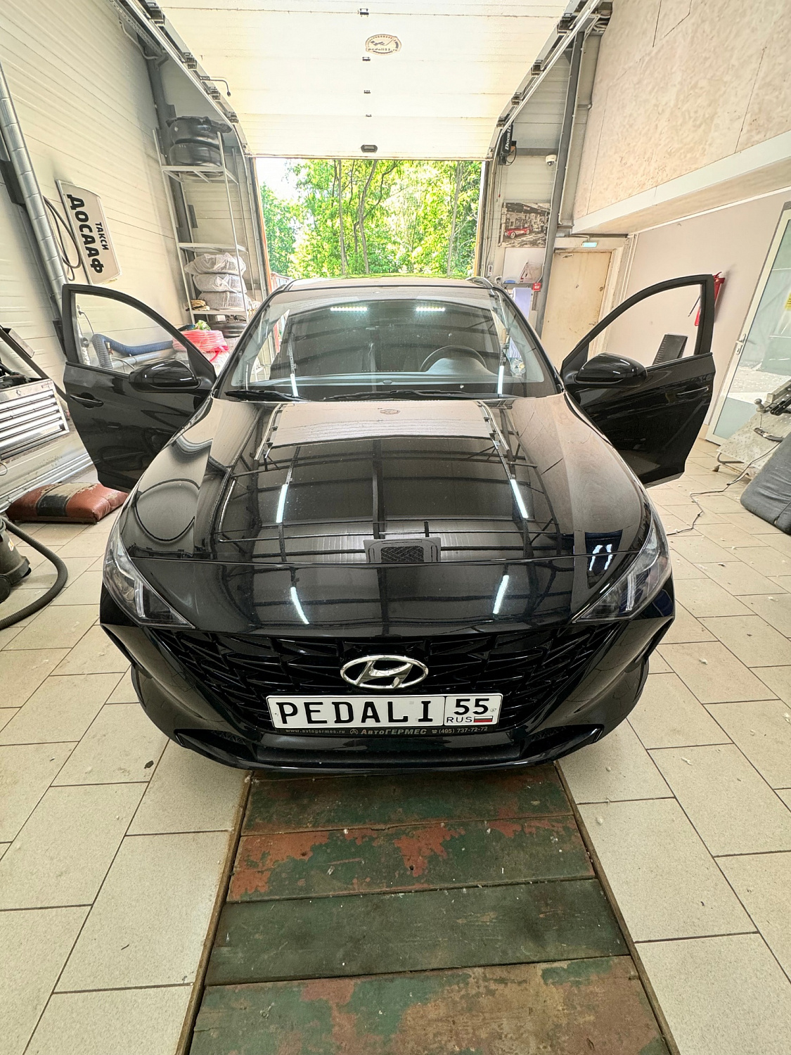 Установка тяговых педалей на Hyundai Solaris МКПП (механика, 3 шт.)